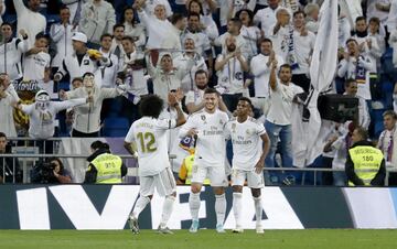 5-0. Luka Jovic celebró el quinto gol.