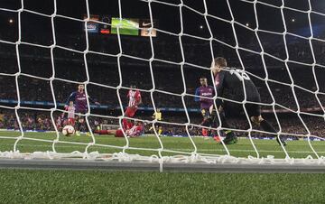 2-0. Leo Messi marcó el segundo gol.