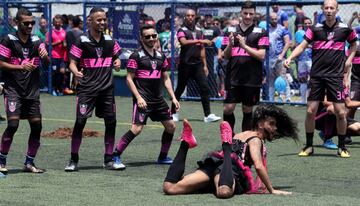 En la ciudad brasileña de São Paulo se ha celebrado la Champions LiGay, una competición donde todos sus integrantes son homosexuales y que tiene como objetivo final acabar con la discriminación en el fútbol. 