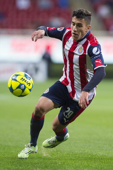 Su paso por Chivas ha sido más de polémicas que de minutos jugados. Llegó para el Apertura 2016 con 18 años, con la novedad de que había jugado para la Selección Sub-20 de Estados Unidos, lo que agredía directamente a la tradición 100% mexicana del Rebaño. A pesar de ello, se quedó en el equipo pero aún no ha logrado consolidarse.