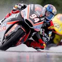 Folger, líder bajo el diluvio