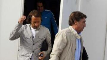 <b>CARIACONTECIDOS. </b>Esteban Vigo, Rufete y Cortés, ayer, tras decidir que no se entrenaban.