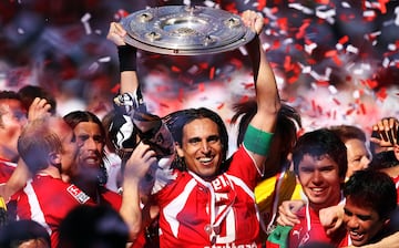 Fernando Meira y el Stuttgart se proclamaron campeones de la Bundesliga el 19 de mayo de 2007, contra el Cottbus.