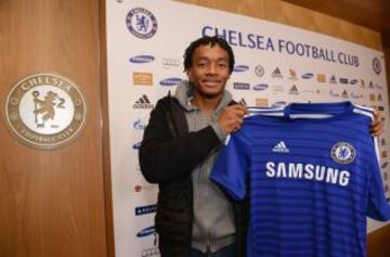 Presentación oficial de Cuadrado en el Chelsea.