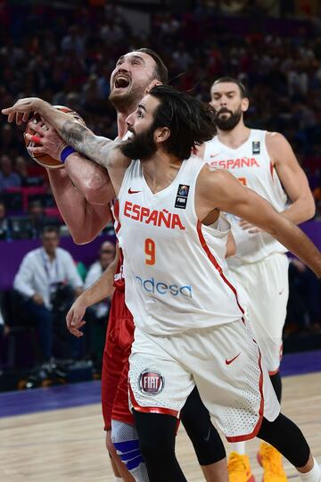 Ricky Rubio y Semih Erden. 