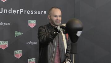 Iniesta cambia de deporte: ¿será bueno como en fútbol?