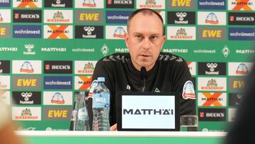 Ole Werner, DT de Werder Bremen, en rueda de prensa.