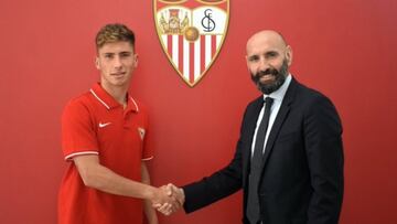 José Ángel Carmona, con Monchi.