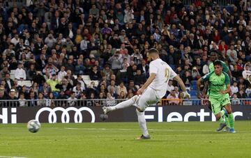 El franc¨¦s particip¨® en el 5-0 final marcando el 4-0 de penalti.
