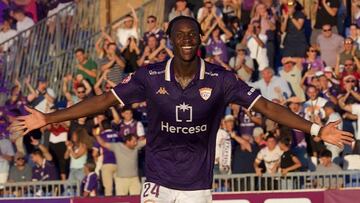 Salifo celebra con el Guadalajara.