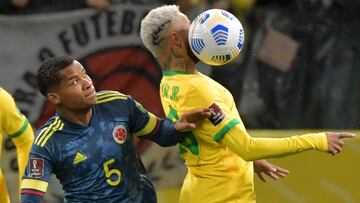 Wilmar Barrios y Johan Mojica, jugadores de la Selecci&oacute;n Colombia fueron desconvocados luego de ser amonestados ante Brasil. Los dos se unir&aacute;n a sus clubes