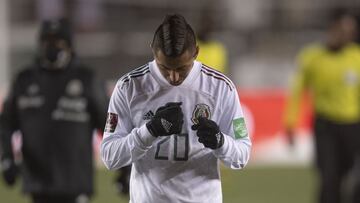 Roberto Alavardo se lamenta tras el partido contra Canadá