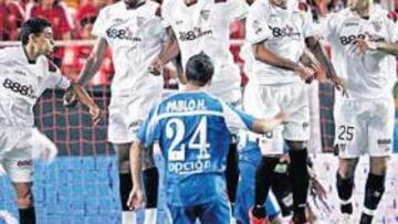 <b>GOLAZO. </b>El Sevilla, tras un primer tiempo espantoso, supo remontar el golazo de Pablo Hernández cuando el Geta se quedó con nueve.