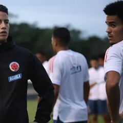 James es visto con la posible nueva camiseta de Colombia