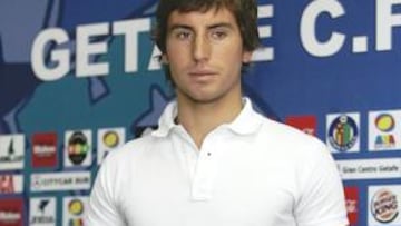 El canterano del Real Madrid Pedro Mosquera ha sido se ha comprometido con el Getafe por cuatro temporadas.