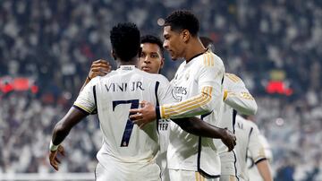 Vinicius, Rodrygo y Bellingham celebran el primer gol del carioca en la final de la Supercopa de España contra el Barcelona.