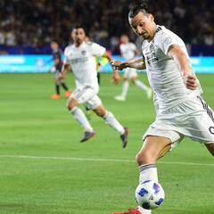 Ibrahimovic: "¿Seguir? No sé. Tengo que discutirlo"