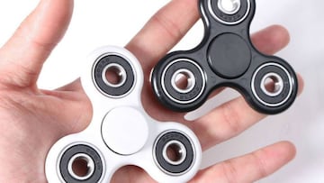 Fidget spinner, el dispositivo barato de moda que hace olvidar el móvil