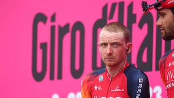 El ciclista británico Tao Geoghegan Hart posa antes de la salida de la séptima etapa del Giro de Italia 2023.