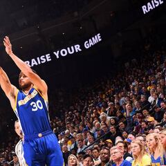 Imparables Warriors y fantástico Curry (42+8): segunda temporada superando los 300 triples