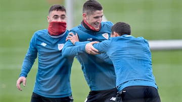 Sancet, con Unai López e Iñigo Vicente