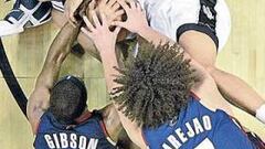 Duncan y Parker lanzan a los Spurs