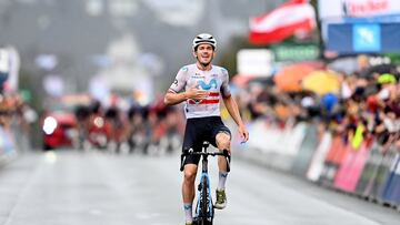 Muhlberger celebra su victoria en la 2? etapa del Tour de Alemania 2023.