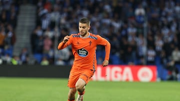 Sergio Carreira durante un partido contra la Real en Anoeta.