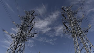 Archivo - Dos torres eléctricas, a 12 de noviembre de 2021, en Madrid, (España).