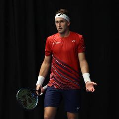 Ruud, sorprendido en Auckland, y Párrizas se despide de Hobart.