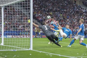 1-2. Stefan Savic marcó el primer gol.