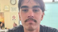 Acaba en una isla deshabitada a 13 kilómetros de la playa donde surfeaba