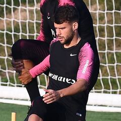 El agente de Bernat responde a Hoeness: "Quería renovarlo hace unos meses"