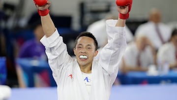 AMDEP6981. SAN SALVADOR (EL SALVADOR), 07/07/2023.- Allan Maldonado de Centro Caribe Sports celebra al vencer a Juan Landazuri de Colombia hoy, en karate -75kg masculino Juegos Centroamericanos y del Caribe en San Salvador (El Salvador). EFE/ Rodrigo Sura
