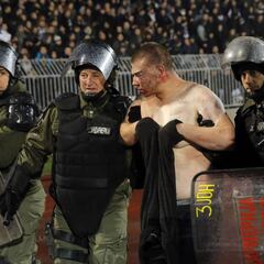 Pelea multitudinaria entre ultras del Partizán: 17 heridos