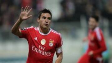 Nico Gaitán celebra un gol con la camiseta del Benfica