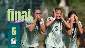 jugadoras de la Selección Mexicana Sub 17 festejan un gol en la goleada contra Bermudas.