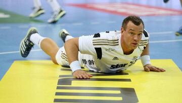 El Kiel repudia a Zeitz y le retira todos los honores de estrella