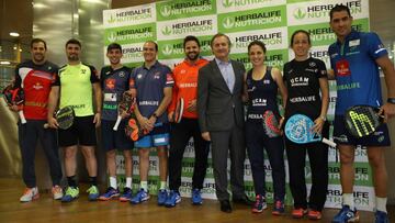 Juan Mart&iacute;n y Silingo, primero y segundo por la izquierda, jugadores del Herbalife que se pierden el Open de Santander.