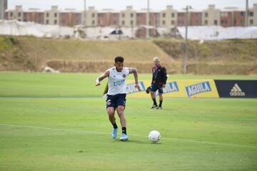 La Selección Colombia entrena de cara al partido frente a Venezuela este martes por las Eliminatorias a Qatar 2022.