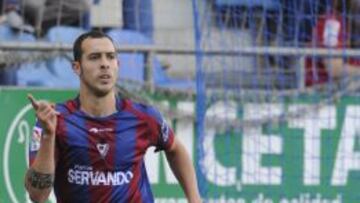 Urko Vera celebra el gol que dio la victoria al Eibar frente al Mirandés.