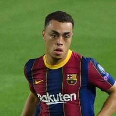 Who is Sergiño Dest, the first American to play in El Clásico?