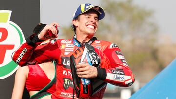 Buriram (Thailand), 02/03/2025.- Spanish MotoGP rider Marc Marquez of Ducati Lenovo Team celebrates on a podium after winning the MotoGP race of the Motorcycling Grand Prix of Thailand at Chang International Circuit, Buriram province, Thailand, 02 March 2025. (Motociclismo, Tailandia) EFE/EPA/RUNGROJ YONGRIT