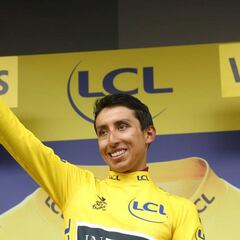 Egan y una foto anhelada por el ciclismo colombiano en París