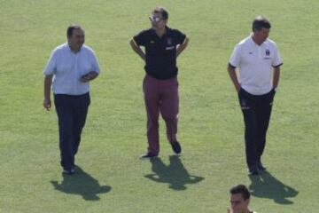 Santiago, 5 de marzo de 2016
La hinchada de Colo Colo realiza el Arengazo para alentar al equipo antes del Colo Colo v Universidad Catolica de este fin de semana.
Ramon Monroy/Aton Chile