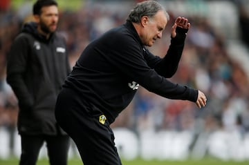 Leeds United del técnico Marcelo Bielsa cayó 4-2 ante los Derby County que son dirigidos por el exfutbolista Frank Lampard