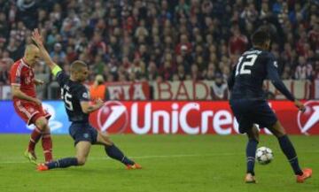 Arjen Robben marcó el tercero de su equipo. 3-1.