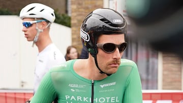 El ciclista neerlandés Jan-Willem Van Schip, antes de una carrera