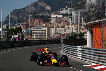 La temporada 2018 de la Fórmula Uno arrancará con las pruebas libres del GP de Australia este 24 de marzo, y culminará con la carrera del GP de Abu Dhabi el 25 de noviembre, tomando en cuenta el parón veraniego entre el 29 de julio y el 26 de agosto.