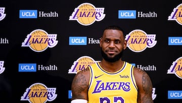 LeBron: "Es increíble ponerse la camiseta de los Lakers"